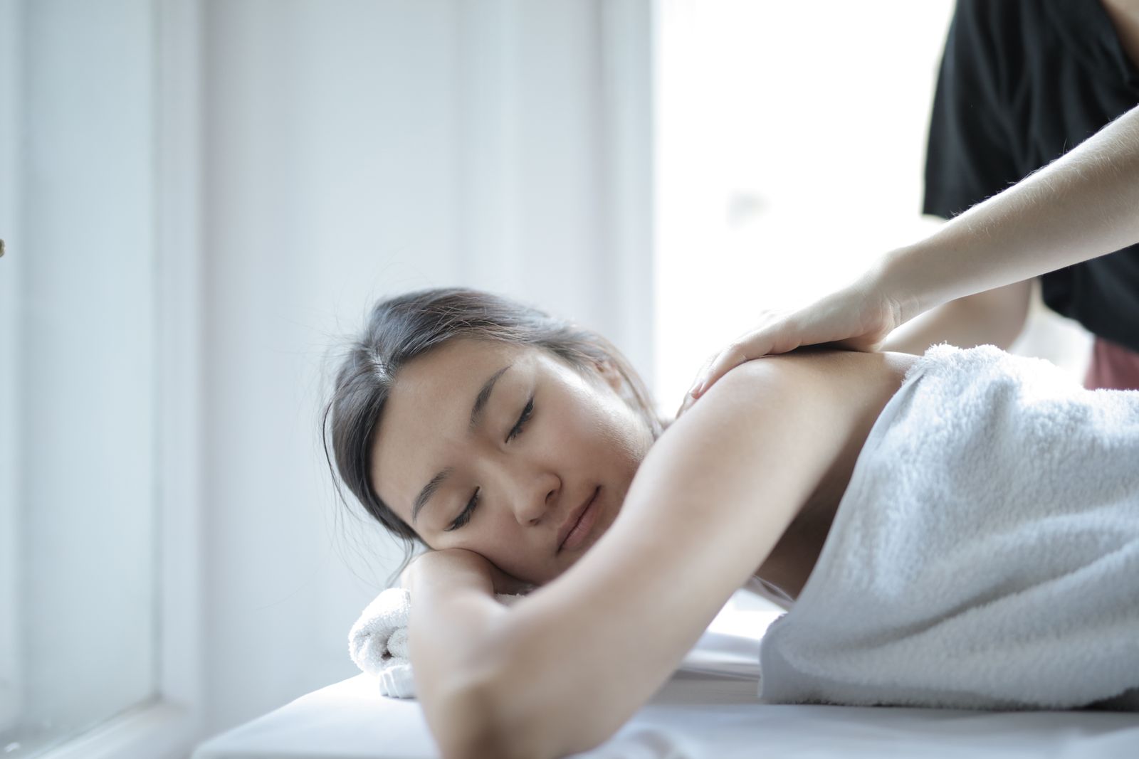 cocoonでのリラクゼーション施術の様子